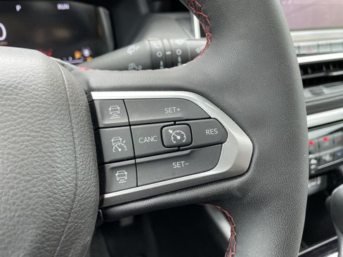 Certified 2024 Jeep Compass Trailhawk w/ Trailhawk Elite Group AWD/4WD image 17