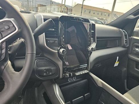New 2026 RAM 2500 Big Horn AWD/4WD image 9