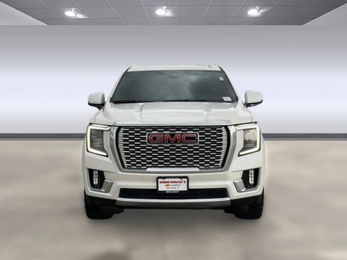 Used 2021 GMC Yukon XL Denali w/ Denali Premium Package RWD image 6