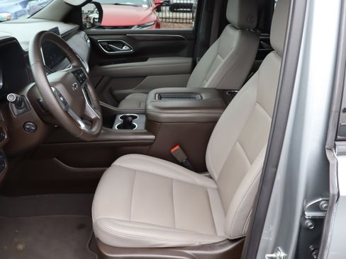 Used 2023 Chevrolet Suburban Z71 w/ Z71 Off-Road Package image 19