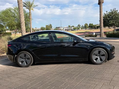 Used 2022 Tesla Model 3 Standard Range RWD image 2