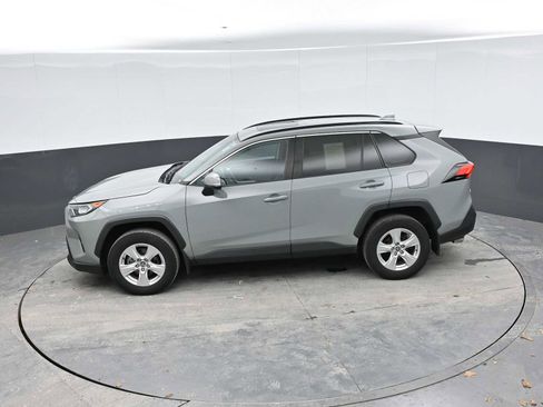 Used 2021 Toyota RAV4 XLE w/ Convenience Package image 31