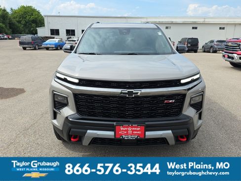 New 2026 Chevrolet Traverse Z71 w/ Enhanced Driving Package AWD/4WD image 3