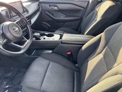 Used 2024 Nissan Rogue SV image 14