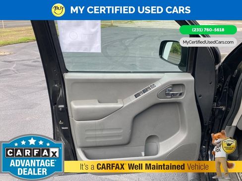 Used 2021 Nissan Frontier SV w/ Midnight Edition Floor Mats AWD/4WD image 11