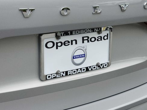 Certified 2024 Volvo XC60 B5 Plus w/ Climate Package AWD/4WD image 31