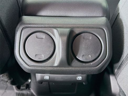 Used 2025 Jeep Gladiator Sport AWD/4WD image 23