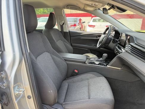 Used 2025 Toyota Camry LE FWD image 31