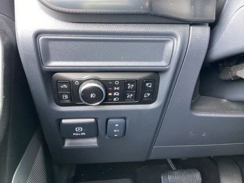 Used 2025 Ford F150 Lariat w/ Equipment Group 502A High AWD/4WD image 38