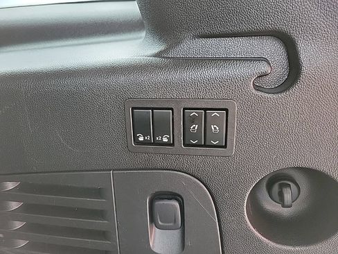 Used 2016 Chevrolet Suburban LTZ AWD/4WD image 17