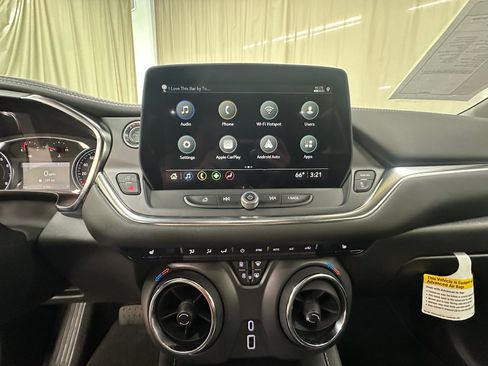 Used 2025 Chevrolet Blazer LT FWD image 26