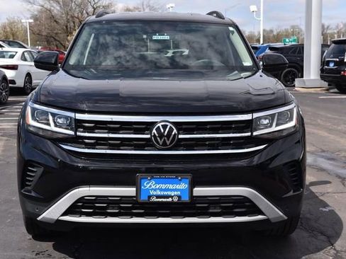 Used 2023 Volkswagen Atlas SE w/ Black Wheel Package image 4