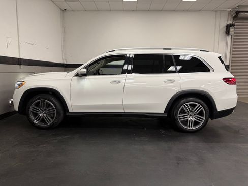 Used 2024 Mercedes-Benz GLS 450 4MATIC image 9