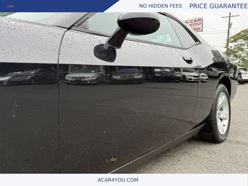 Used 2014 Dodge Challenger R/T RWD image 18