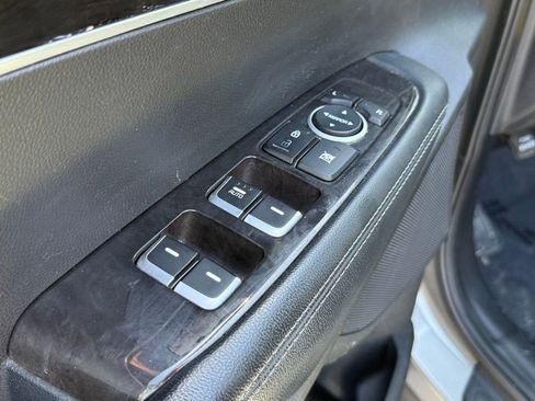 Used 2018 Kia Sorento LX image 18