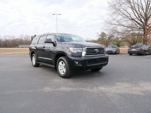 Used 2022 Toyota Sequoia SR5 image 10