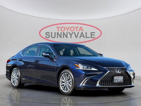 Used 2020 Lexus ES 300h w/ Premium Package image 10