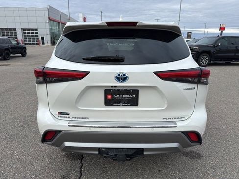 Certified 2021 Toyota Highlander Platinum image 10