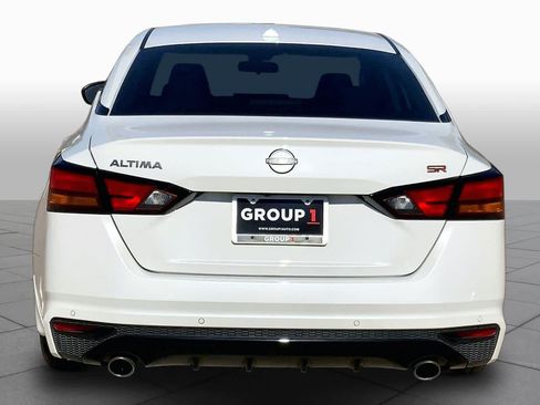Used 2024 Nissan Altima 2.5 SR w/ SR Premium Package FWD image 5