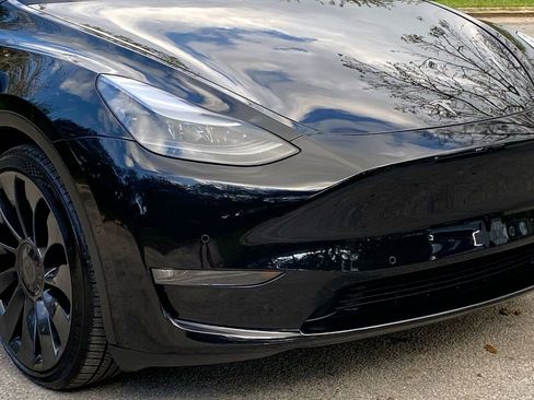 Used 2022 Tesla Model Y Performance image 18
