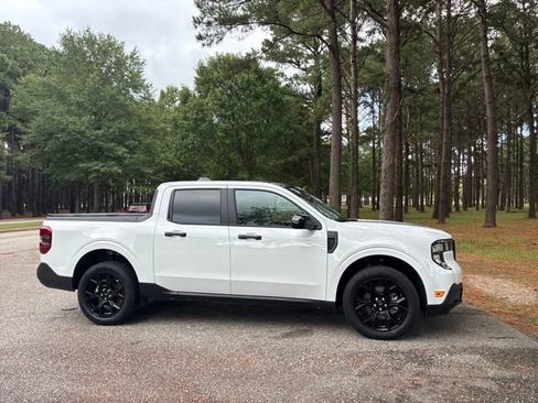 Used 2025 Ford Maverick XLT w/ XLT Luxury Package AWD/4WD image 2