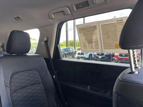 Used 2025 Nissan Pathfinder SV FWD image 39