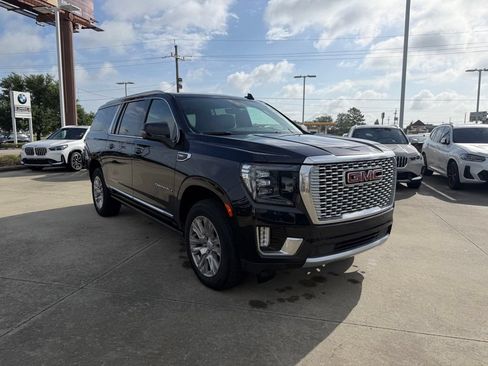 Used 2023 GMC Yukon XL Denali w/ Advanced Technology Package RWD image 3