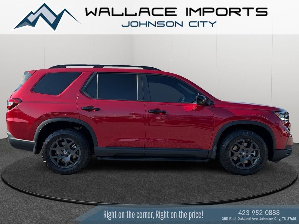 Used 2025 Honda Pilot TrailSport image 6