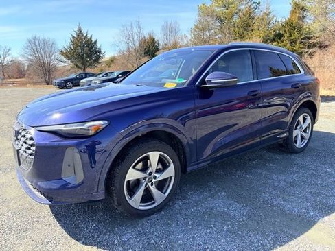 Certified 2025 Audi Q5 Premium Plus w/ Premium Plus image 1