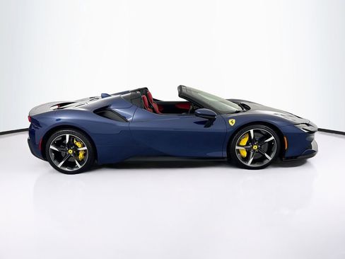 Used 2023 Ferrari SF90 Spider image 4