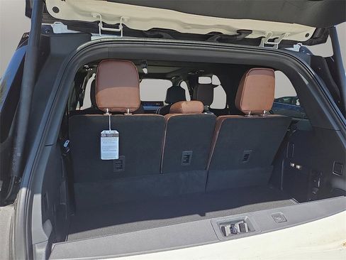 New 2025 Lincoln Navigator Reserve image 10