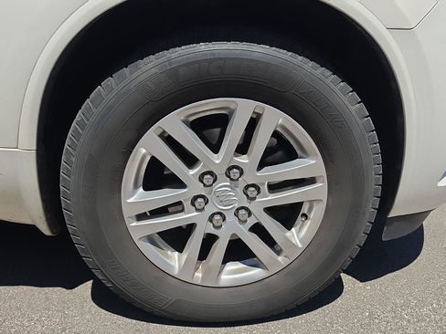 Used 2015 Buick Enclave Convenience FWD image 15