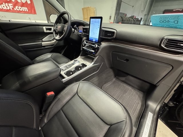 Used 2023 Ford Explorer Limited w/ Limited Technology Package AWD/4WD image 14