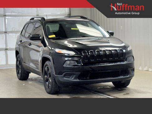Used 2016 Jeep Cherokee Altitude w/ Cold Weather Group image 1