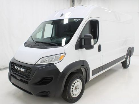 Used 2025 RAM ProMaster 2500 w/ Storage Group image 19