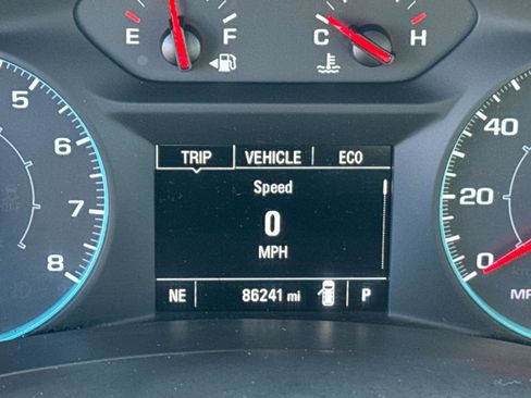 Used 2020 Chevrolet Equinox LS FWD image 25
