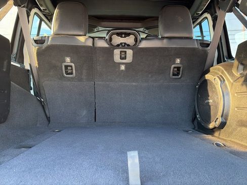 Used 2018 Jeep Wrangler Unlimited Rubicon image 9