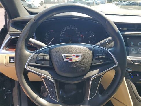Used 2017 Cadillac XT5 Premium Luxury image 27