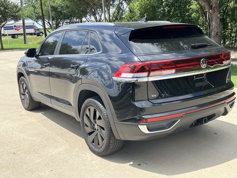 Certified 2026 Volkswagen Atlas Cross Sport SE w/ Panoramic Sunroof Package AWD/4WD image 7