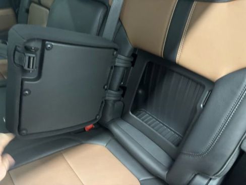 Used 2020 Chevrolet Silverado 1500 High Country w/ Technology Package image 14