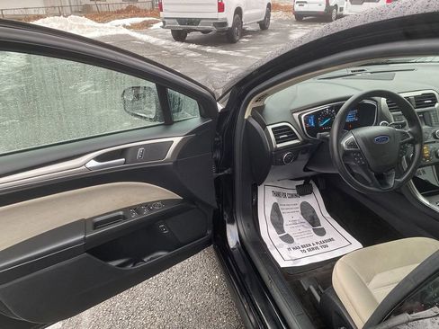 Used 2018 Ford Fusion S image 10