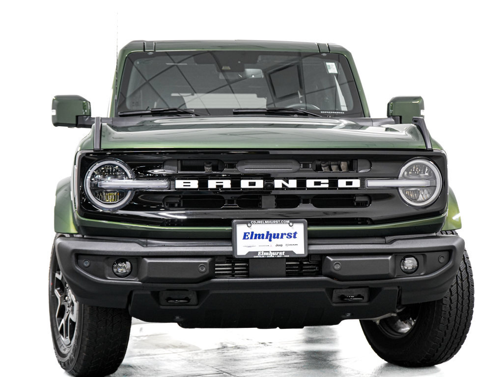 Used 2025 Ford Bronco Outer Banks AWD/4WD image 3