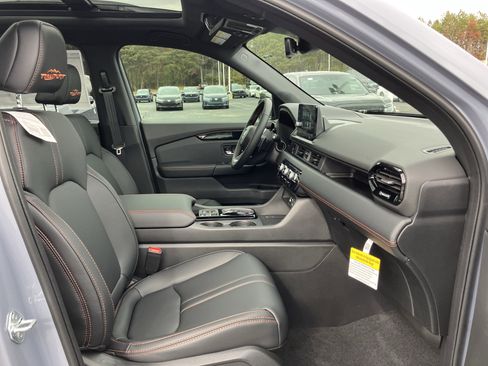 New 2025 Honda Pilot TrailSport image 24