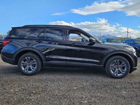 New 2026 Ford Explorer Active w/ Active Comfort Package AWD/4WD image 4