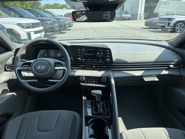 New 2026 Hyundai Elantra Hybrid FWD image 6