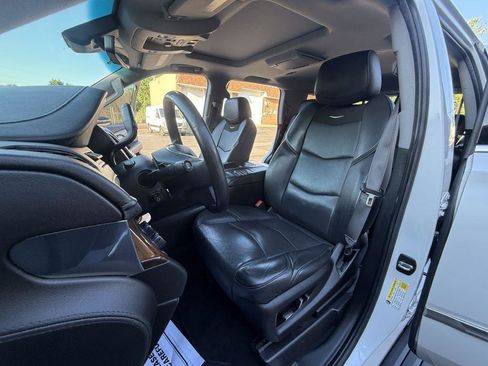 Used 2017 Cadillac Escalade Premium Luxury AWD/4WD image 14