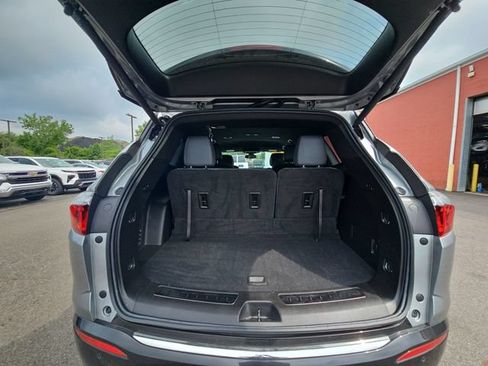 Used 2023 Buick Enclave Essence AWD/4WD image 28