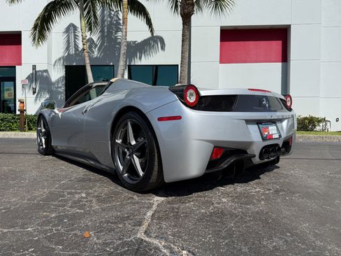 Used 2012 Ferrari 458 Spider image 15