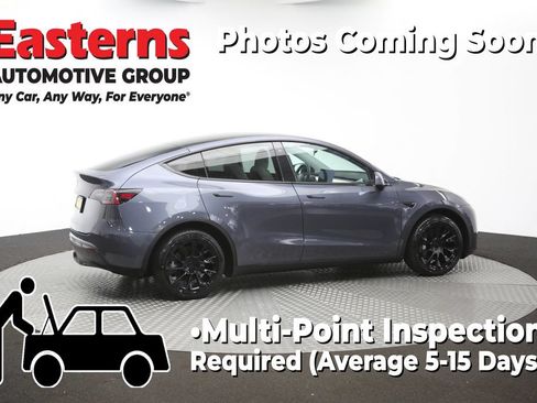 Used 2022 Tesla Model Y Long Range AWD/4WD image 39