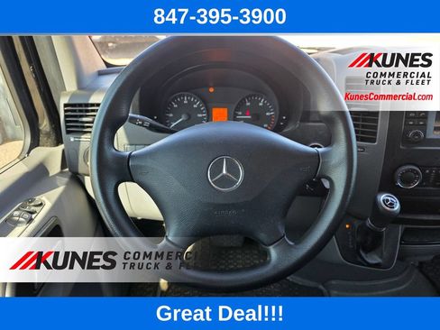Used 2017 Mercedes-Benz Sprinter 2500 image 23